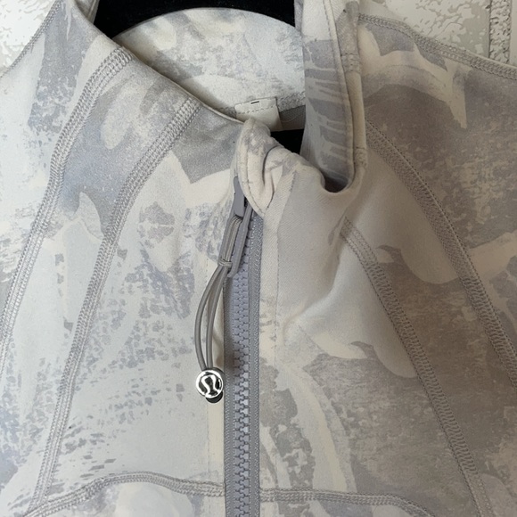 Lululemon White/Grey Patterned Define Jacket - Picture 6 of 12